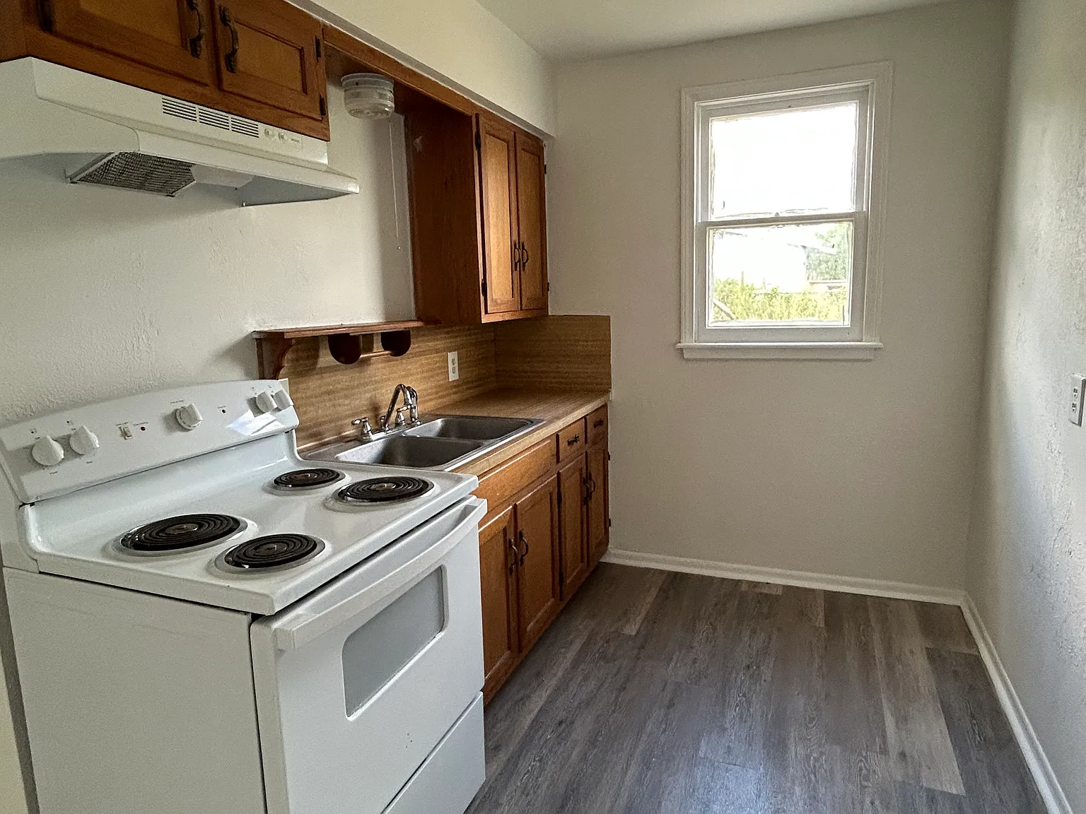 Studio, 1200 sqft, $1,000 — Photo 4