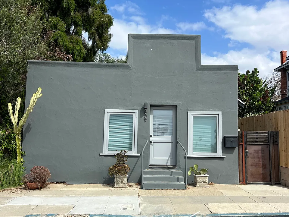 809 E Front St