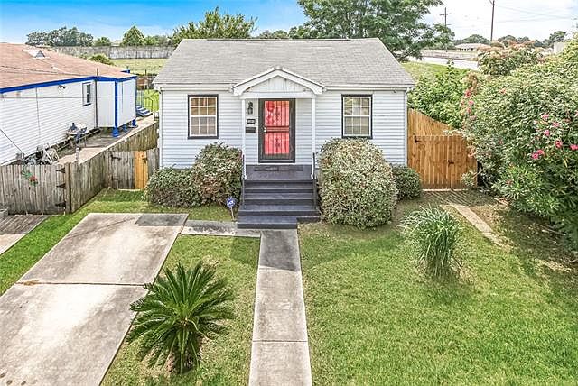 1st image of 6084 Warrington Dr