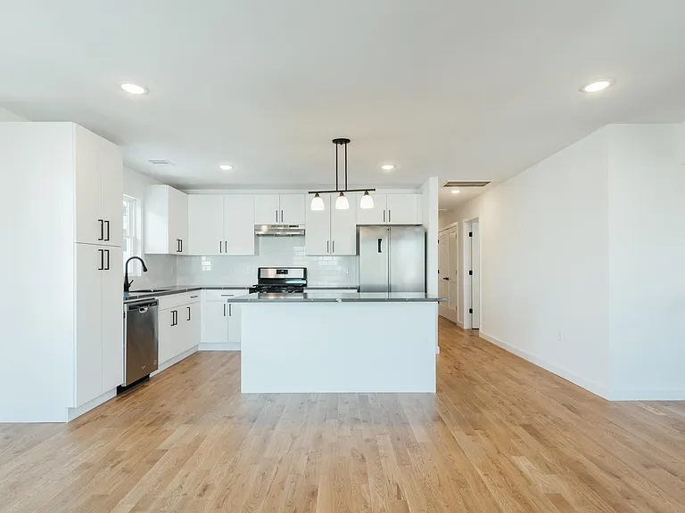 746 Seaport Dr #2 — Photo 11