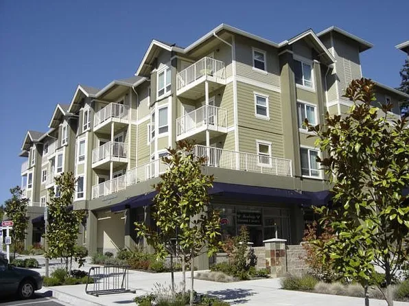 300 High School Rd NE, Bainbridge Island, WA 98110