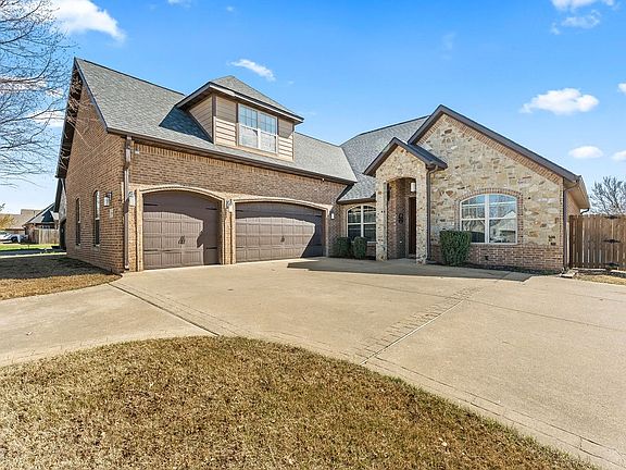 2nd image of 2605 SW Aster Way