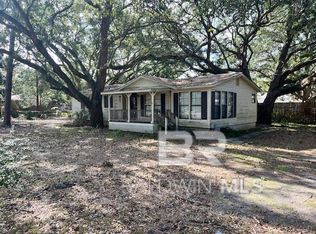 2411 Calloway Rd, Gulf Shores, AL 36542