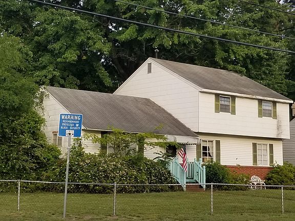3rd image of 226 Patrician Dr