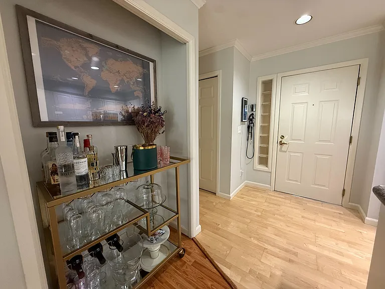 1417 Queen Anne Ave N #204 — Photo 12