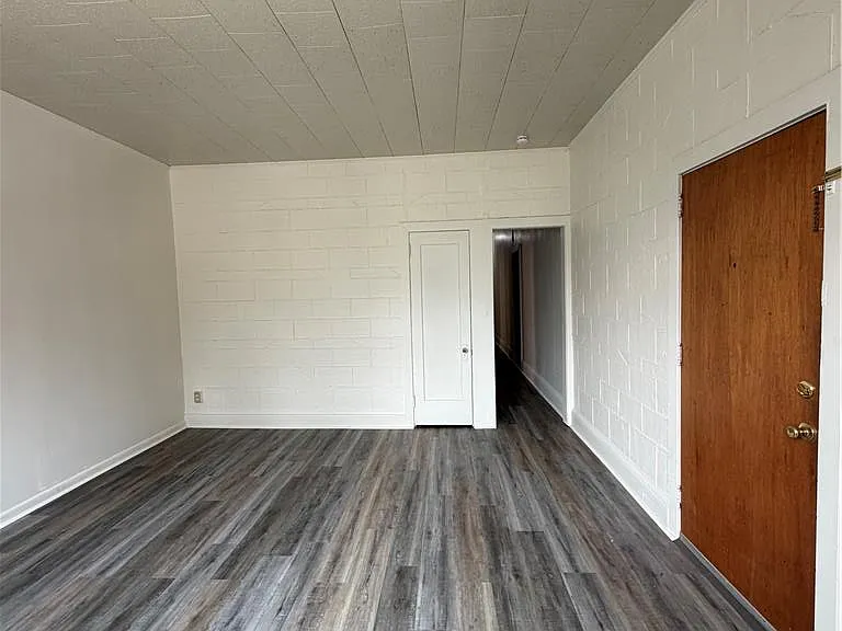 222 S 15th St #2 — Photo 2