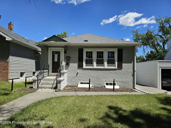 1023 N 8th St, Bismarck, ND 58501