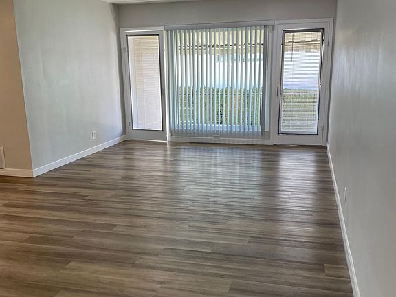 2nd image of 4118 Somerset Dr APT 4