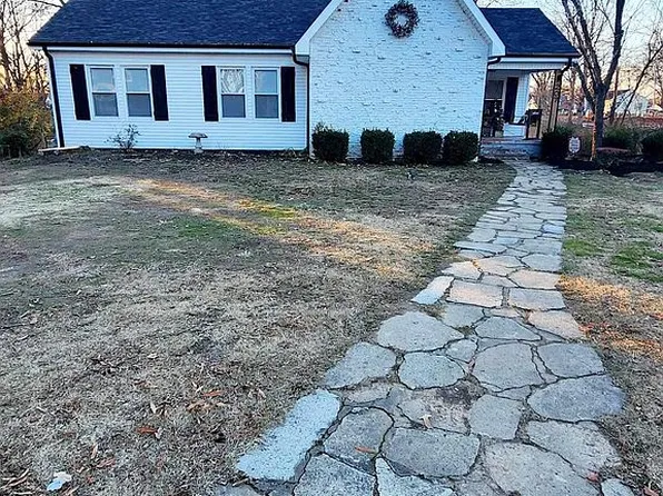 207 Summer St, Martin, TN 38237