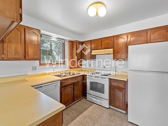 3rd image of 2201 E Casper Dr APT D