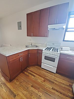 2nd image of 28-02 Steinway St #3RR