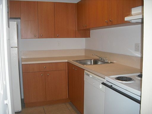 4th image of 419 Executive Center Dr APT 108
