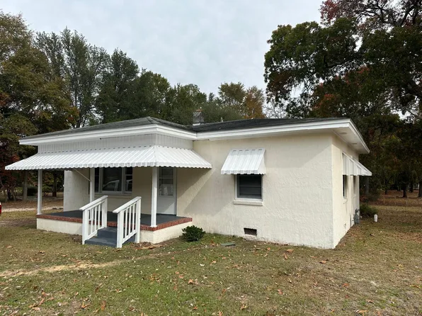 1542 McArthur Rd, Fayetteville, NC 28311