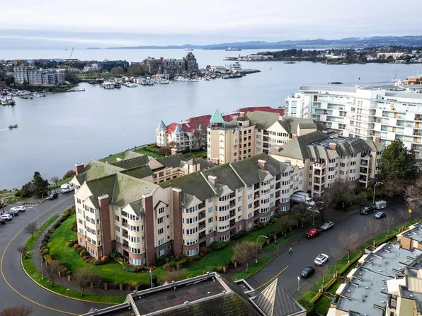 50 Songhees Rd #618, Victoria, BC V9A 7J4