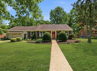 5621 Knob Rd, Nashville, TN 37209