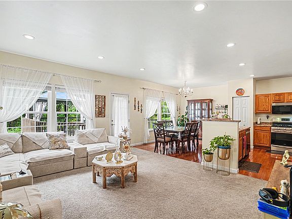 4th image of 241 Corey Dr