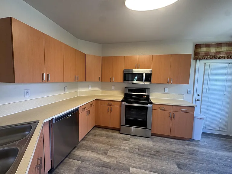 122 SW Peacock Blvd #12-202 — Photo 24