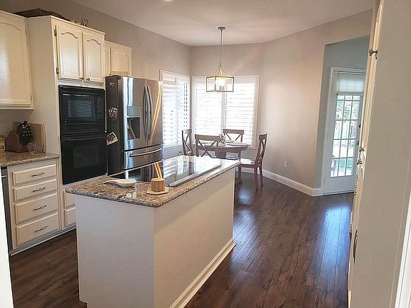 3rd image of 2651 Cherry Hills Dr