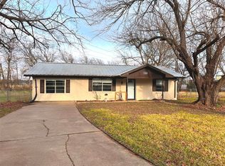 1000 S Andrea Dr, Mabank, TX 75147