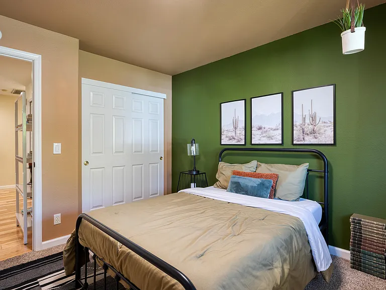 2310 S Hampton Cir — Photo 20