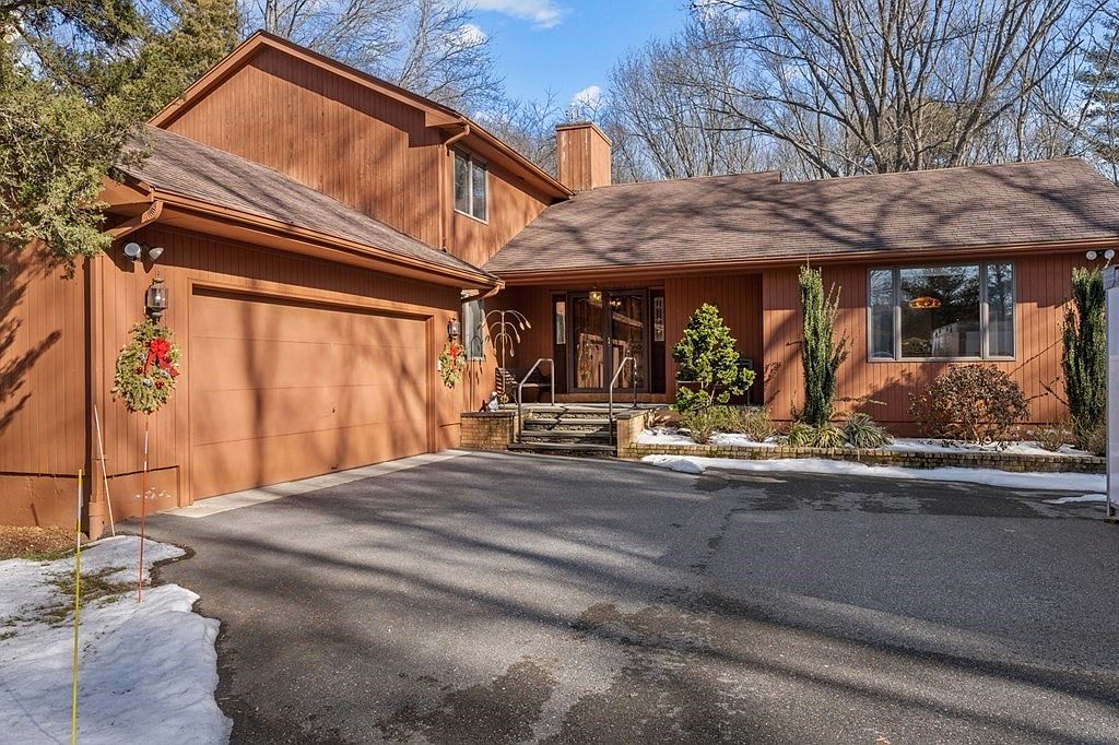 56 Raymond Dr, Seekonk, MA 02771 Zillow