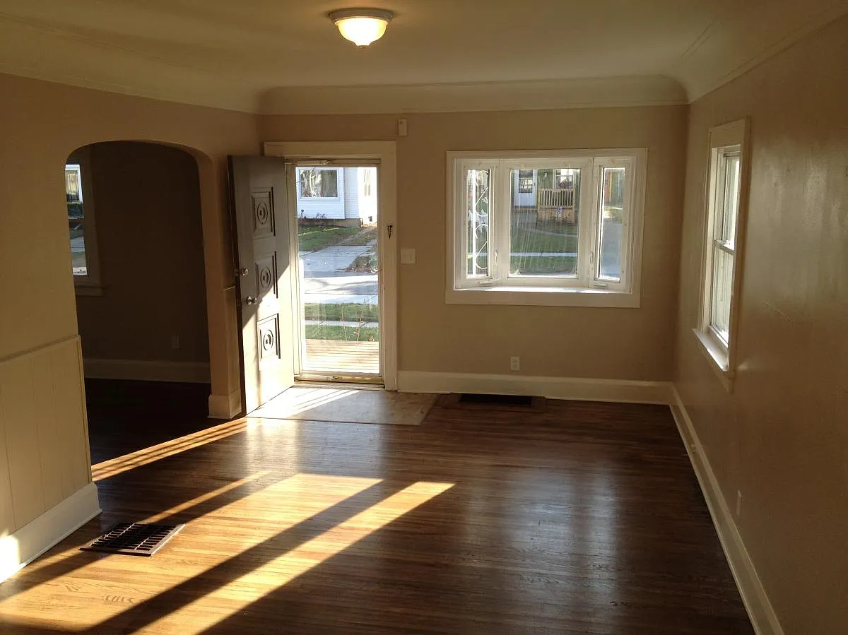 Living Room - 1264 Craigwood Rd