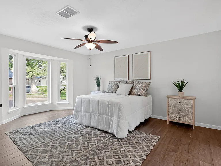 417 W Hillary Cir — Photo 30
