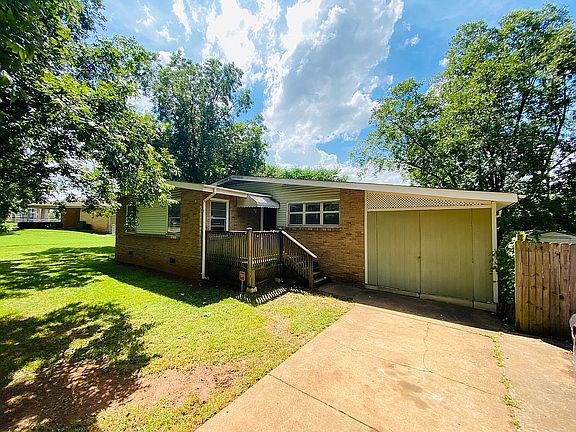2nd image of 2460 Crestwood Dr SW