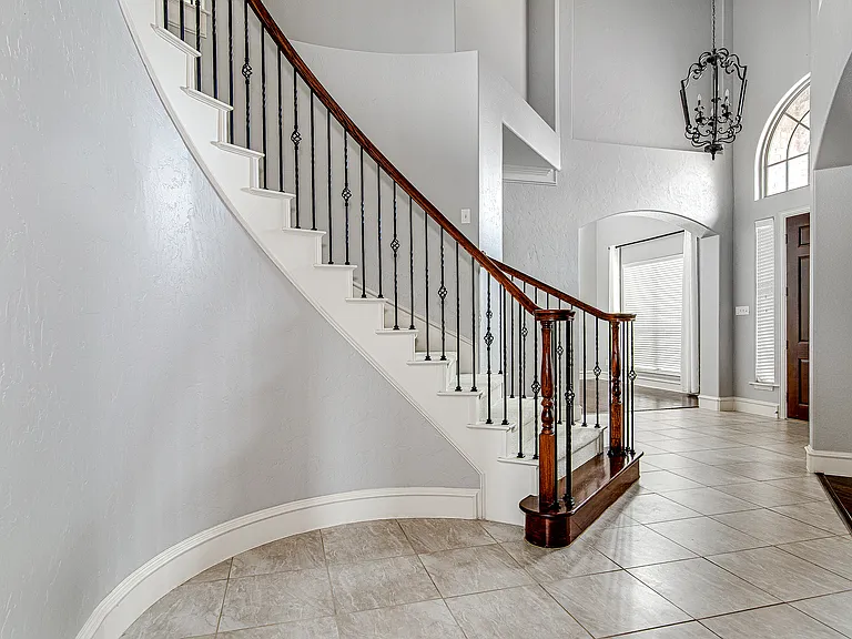 828 Thomas Crossing Dr — Photo 6