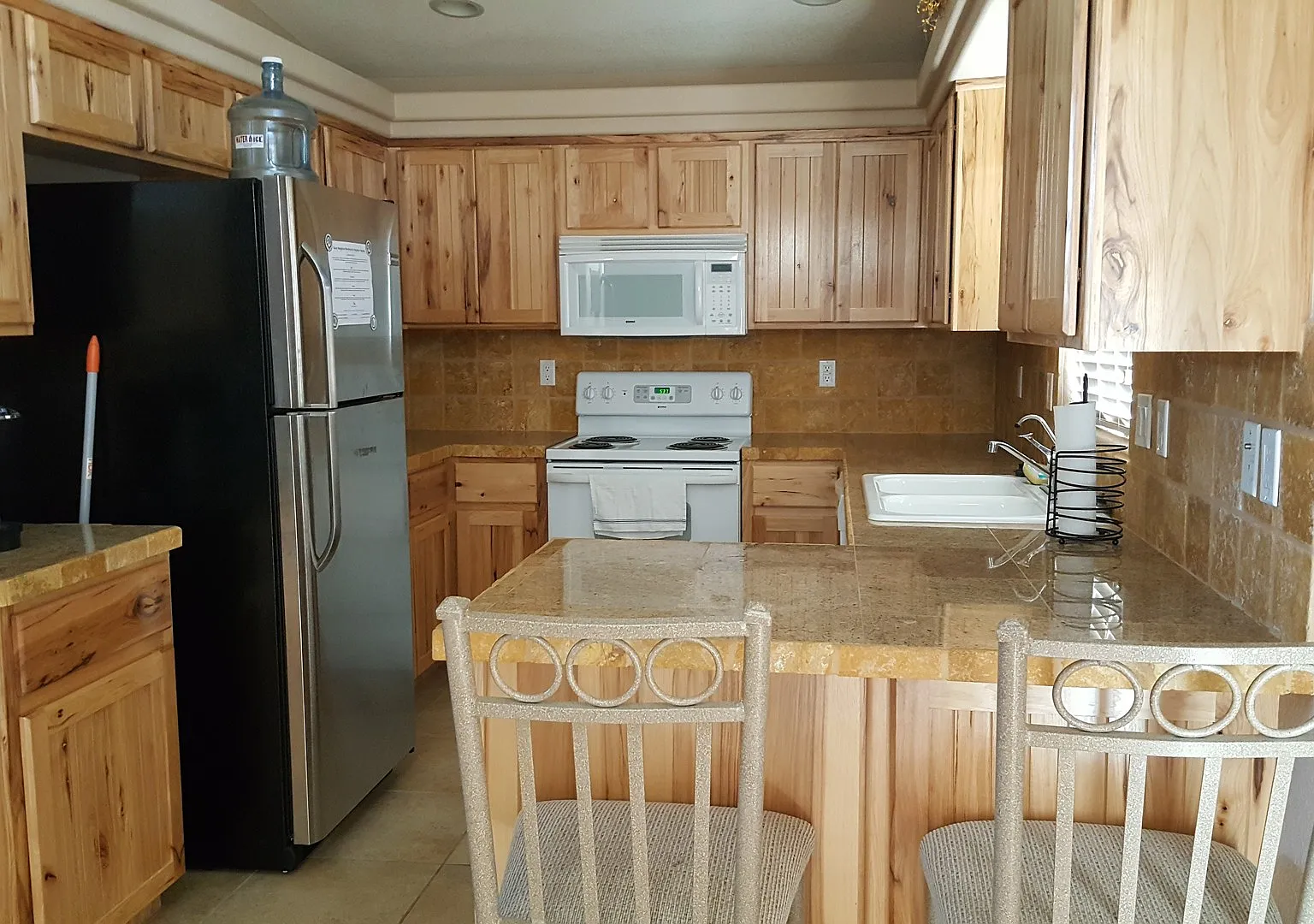 Avail 2027 Winter Furnished Home — Photo 4