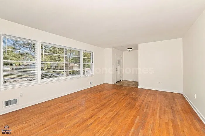 3 bed, 2.0 bath, 1498 sqft, $1,145 — Photo 3