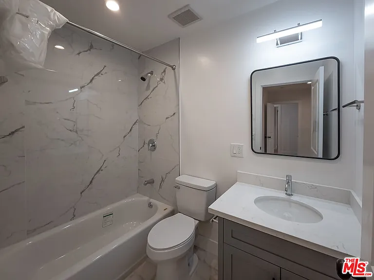 94 S Vinedo Ave — Photo 18