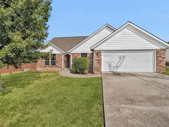 12534 Ridgecrest Dr, Willis, TX 77318