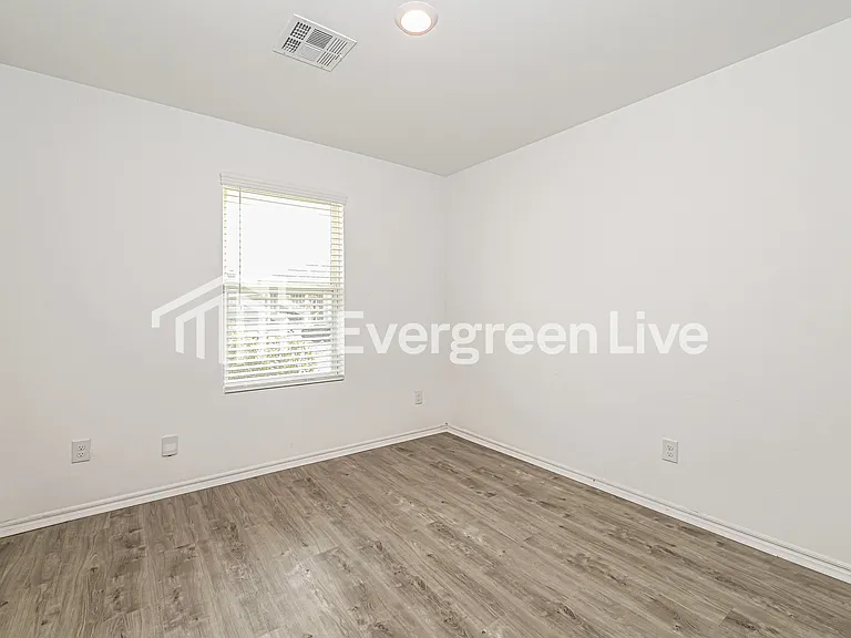 10900 SW 22nd St — Photo 13