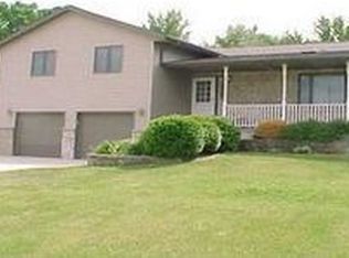 1665 Brandywine Ln, Dixon, IL 61021