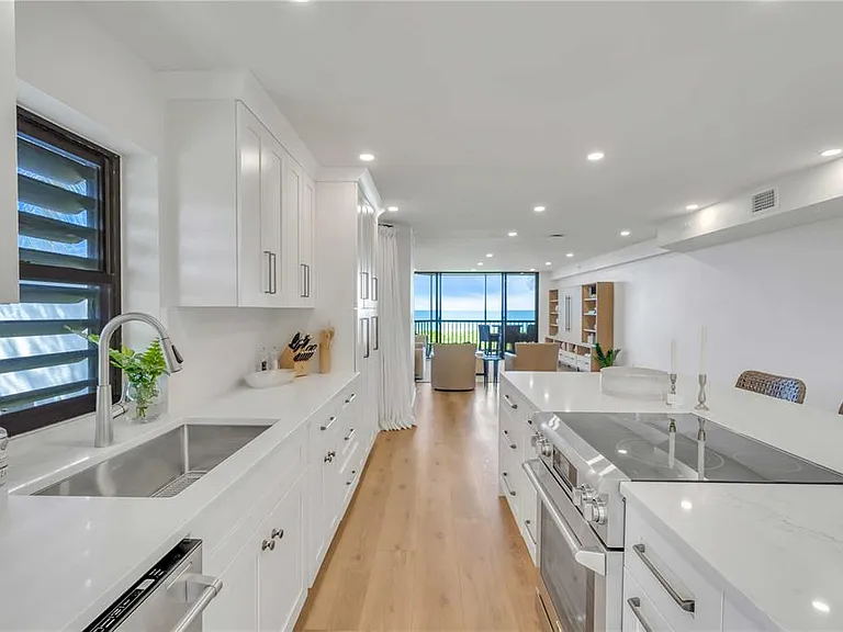 5611 Gulf Of Mexico Dr #1 — Photo 22