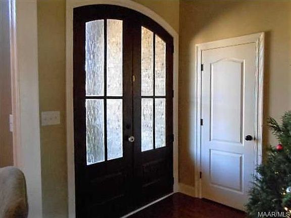 4th image of 953 Fireside Dr
