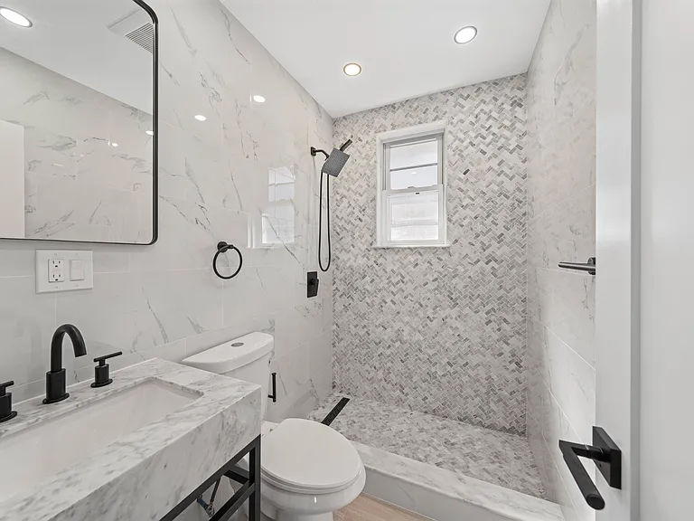 561 Grand Ave #1 — Photo 8