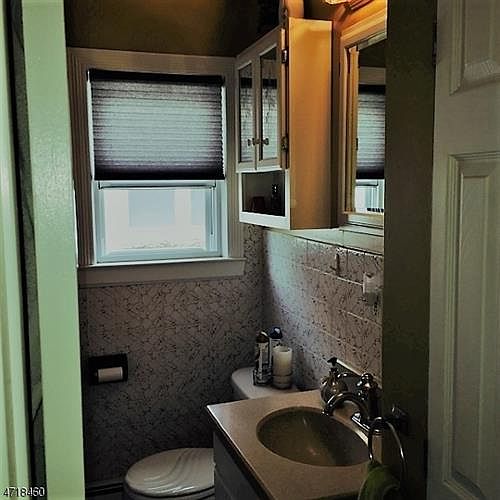 2nd image of 42 Fritz St