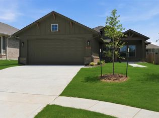 310 Woodrock St, Harrah, OK 73045