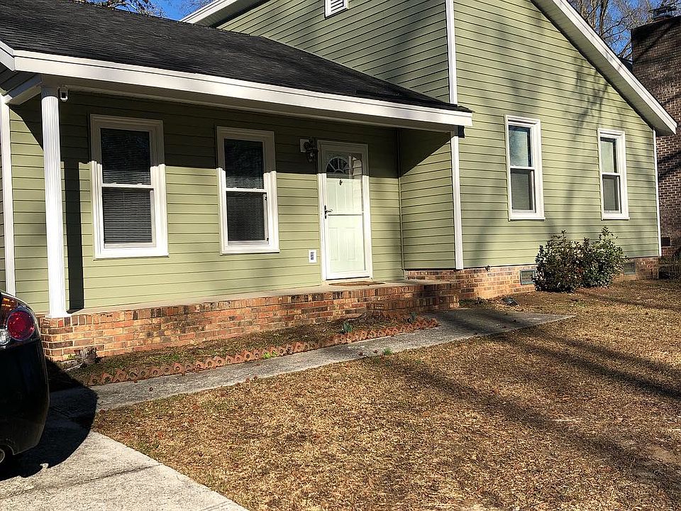 2nd image of 306 Lord Howe Rd
