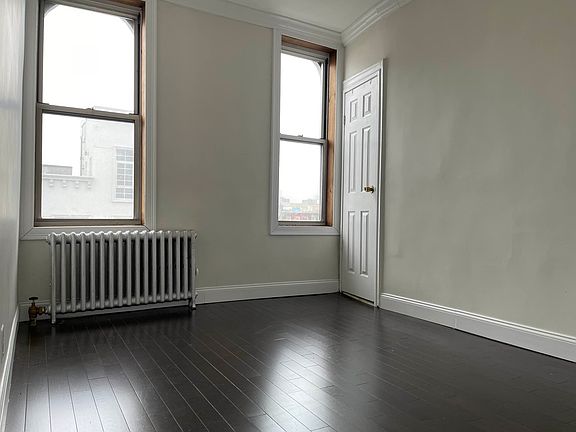 4th image of 276 Nassau Ave #11B