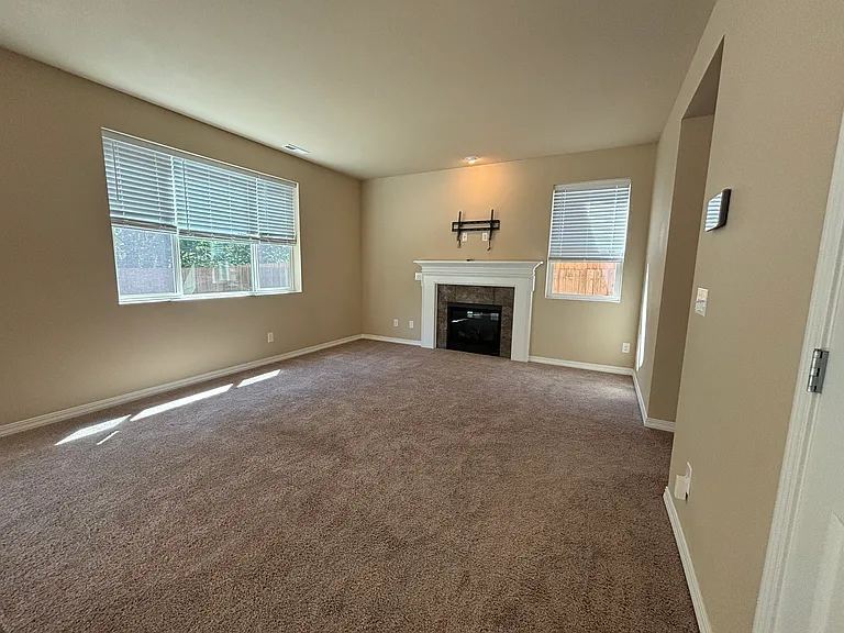 3676 SE Chesterton Dr — Photo 6
