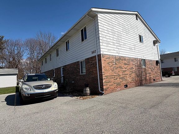 2nd image of 587 Pointe Tremble Rd APT 5