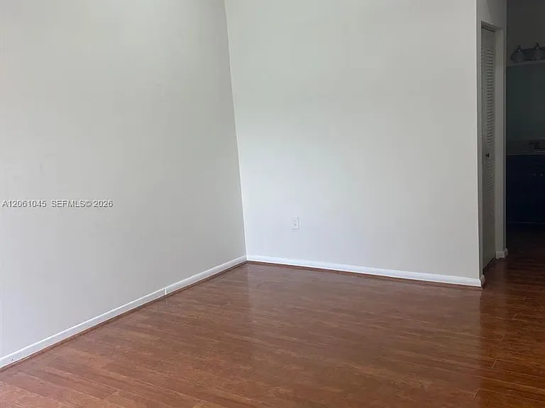 5901 Chester Ln — Photo 12