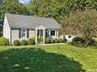 14 Redwood Dr, Bethel, CT 06801