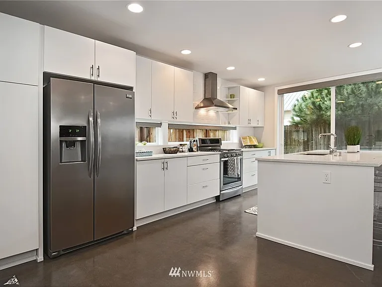 4406 Brygger Dr W — Photo 3
