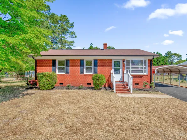 3710 Wyatt St, Fayetteville, NC 28304