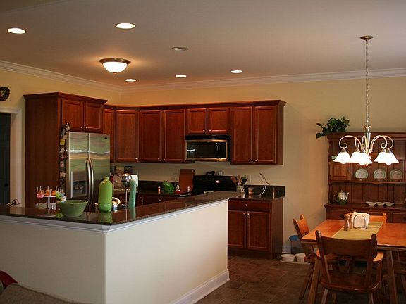 Large open kitchen, eat in area plus formal dining