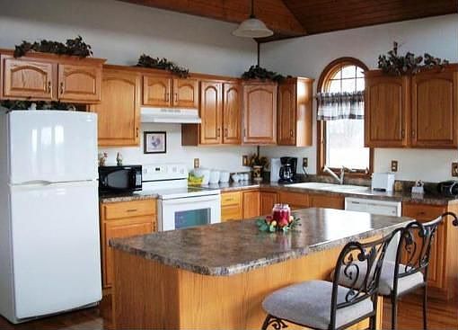 5th image of 271 Webster Ln